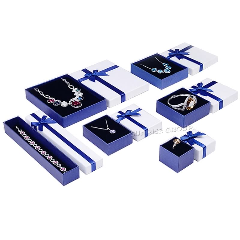 Προσαρμοσμένο κουτί συσκευασίας δώρου από χαρτόνι