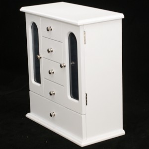 Παραδοσιακό ξύλινο κουτί κοσμήματος