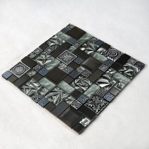 Ρητίνη μίγμα χρυσού φύλλο και σπασμένο κεραμικό μεταλλικό μωσαϊκό πλακιδίων τοίχου