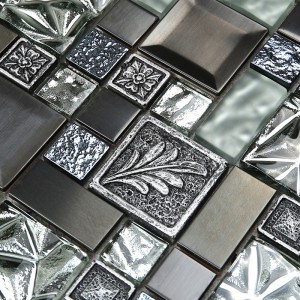 Ρητίνη μίγμα χρυσού φύλλο και σπασμένο κεραμικό μεταλλικό μωσαϊκό πλακιδίων τοίχου