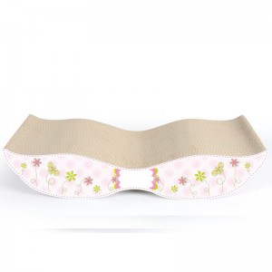 Κατσαβισμένη σανίδα από χαρτόνι με τα κουνουπιέρες