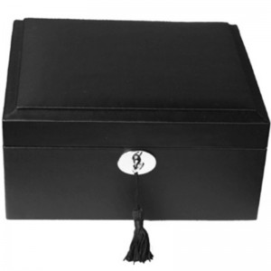 Μαύρη θήκη από δερματίνη