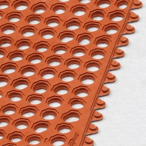 Εμπλοκάρισμα ελαστικού SBR από καουτσούκ αποστράγγισης για χιονοδρομικά κέντρα και playdround