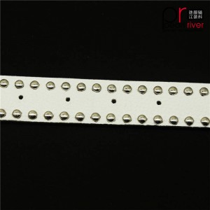 Τελευταίο λευκό δερμάτινο λουρί με μεταλλική πόρπη