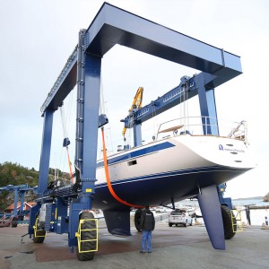 Σκάφος γερανού και σκαφών αναψυχής