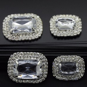 Νέο σχέδιο κομψό λευκό κοσμήματα σαφές ακρυλικό κουμπί Rhinestone φθηνά ραπτική πλαστικό κουμπί 9