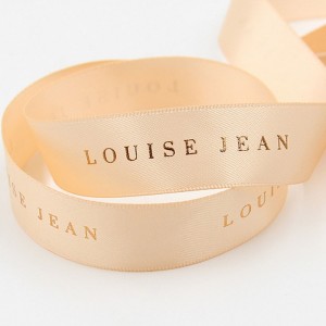 προσαρμοσμένο πολύχρωμο λογότυπο εκτύπωσης ανάγλυφο αλουμινόχαρτο τυπωμένο μαύρο σατέν κορδέλα