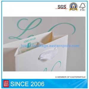 Ανακυκλωμένο χαρτοσακούλα για ρούχα