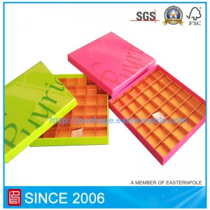 Πολυτελή άκαμπτο κουτί σοκολάτας με ένθετο από χαρτόνι