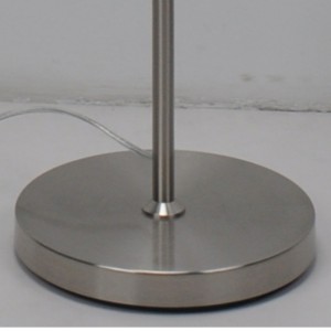 Φωτιστικό δαπέδου με σκιά από λινό ύφασμα