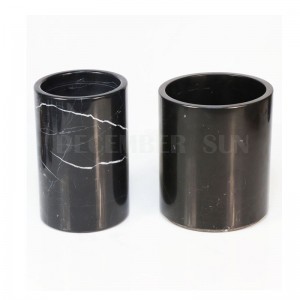 Μαύρο μαρμάρινο κρασί