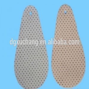 Μηχανή γροθιά σε δερμάτινο σάκο παπουτσιών