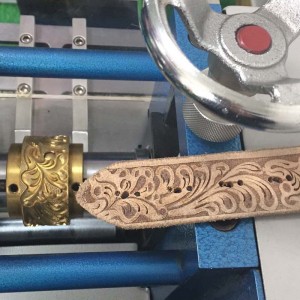 δερμάτινη ταινία κυλίνδρου κυλίνδρου ανάγλυφη μηχανή