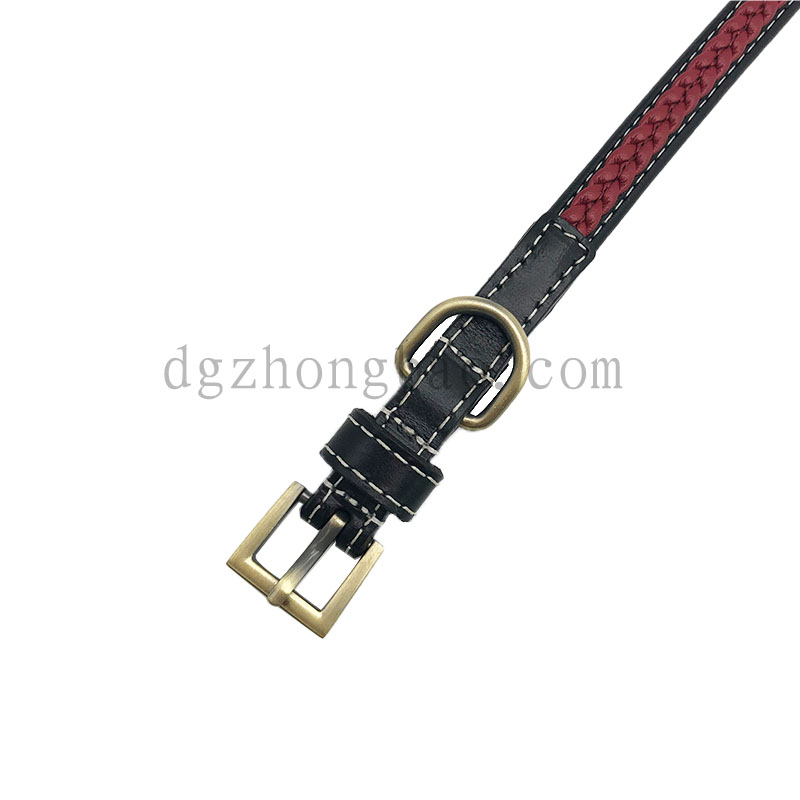 Μαύρο δέρμα και πλεκτό γιακά για σκυλιά