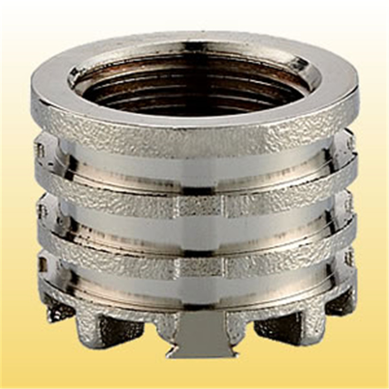 Συναρμολόγηση πλαστικού ένθετου