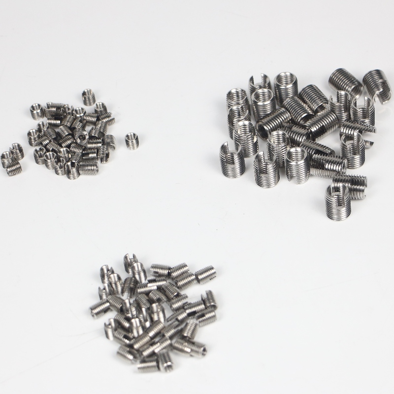 302 000 140.500 302 M14 * 2 * 18 * 1.5 * 24L αυτοκόλλητες εισαγωγές νήματος με σχισμή κοπής