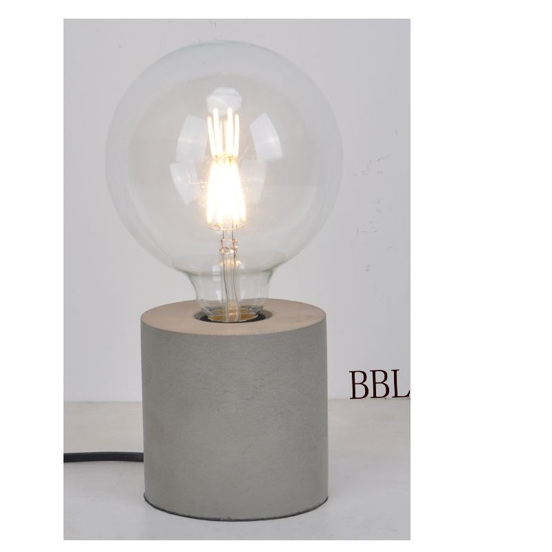 Επιτραπέζιο φωτιστικό με βάση σκυροδέματος
