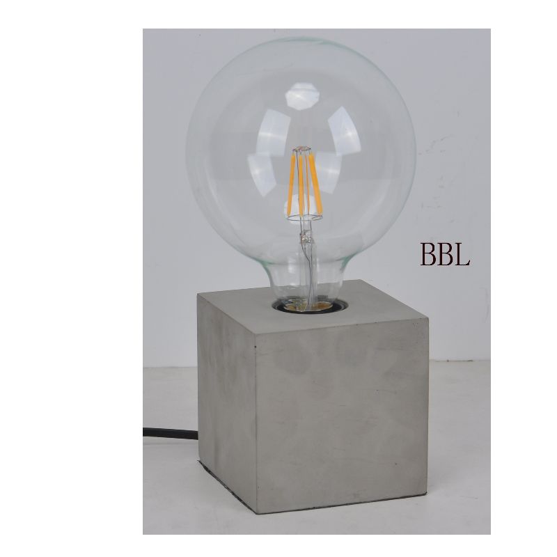 Επιτραπέζια λάμπα με τετραγωνική βάση σκυροδέματος