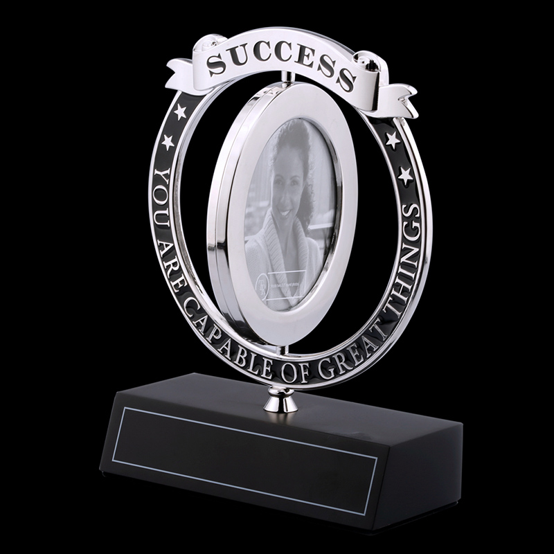 Καλή ποιότητα περιστρεφόμενο φως πλαισίου αλουμινίου ψευδαργύρου με ξύλινη βάση