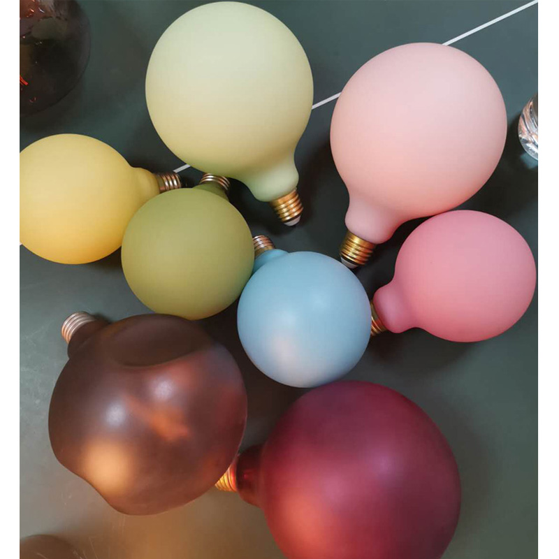 Φωτεινός πολύχρωμος πολύχρωμος βολβός από το Μακάρον ντεκο