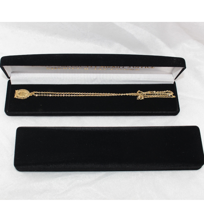 D-11 προσαρμοσμένο χονδρικό μαύρο βελούδινο κουτί για σήμα & κολιέ