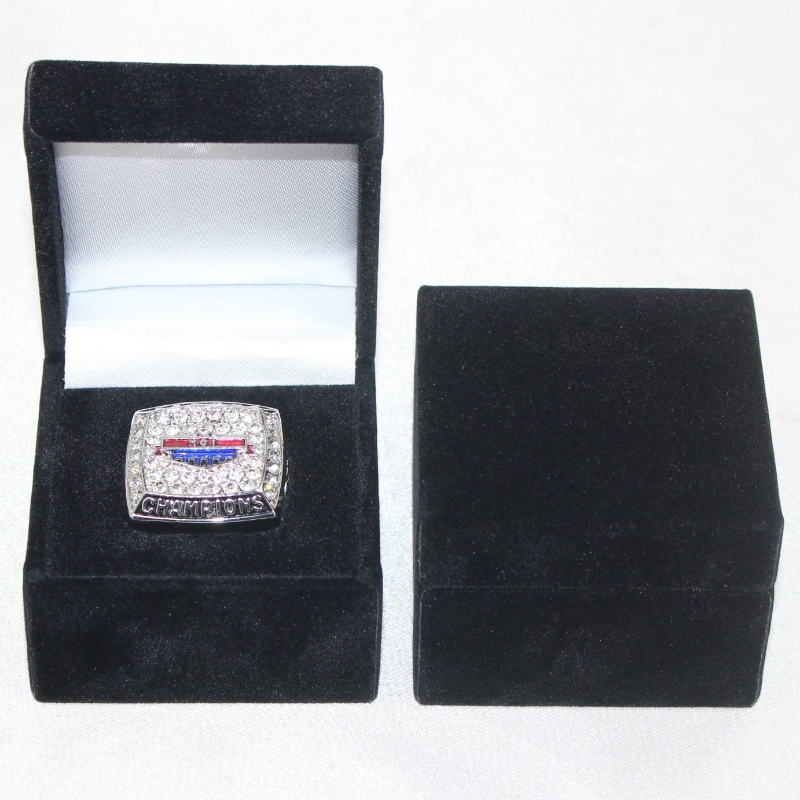 Στοιχείο V-08 τετράγωνο κουτί flannelette για διάμετρο 25-38 mm κέρμα, σήμα, μεγάλο δακτύλιο κ.λπ. mm. 60 * 60 * 48, βάρη περίπου 63g