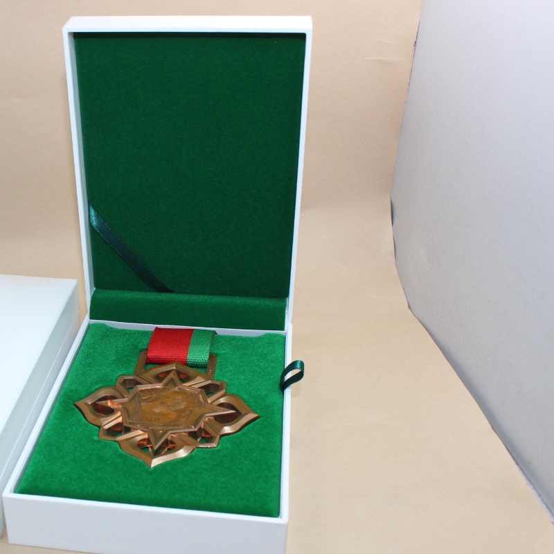 Αντικείμενο V-15L ορθογώνιο δερμάτινο τετραγωνίδιο PU για 90*120 mm μετάλλιο, μετάλλιο νομισμάτων και σήμα κ.λπ.110*157*40, βάρη περίπου 185ζ