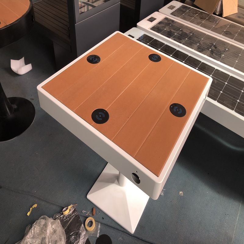 4pcs Wireless Charger 2pcs USB Charger Smart Wifi Table