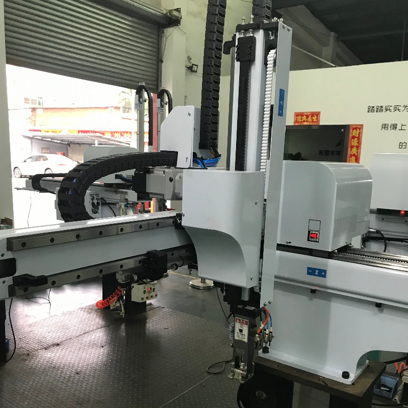 Παραγωγοί απευθείας πλαστικής χύτευσης σειριακών εγχύσεων με καλούπια μηχανικής χειραγώγησης