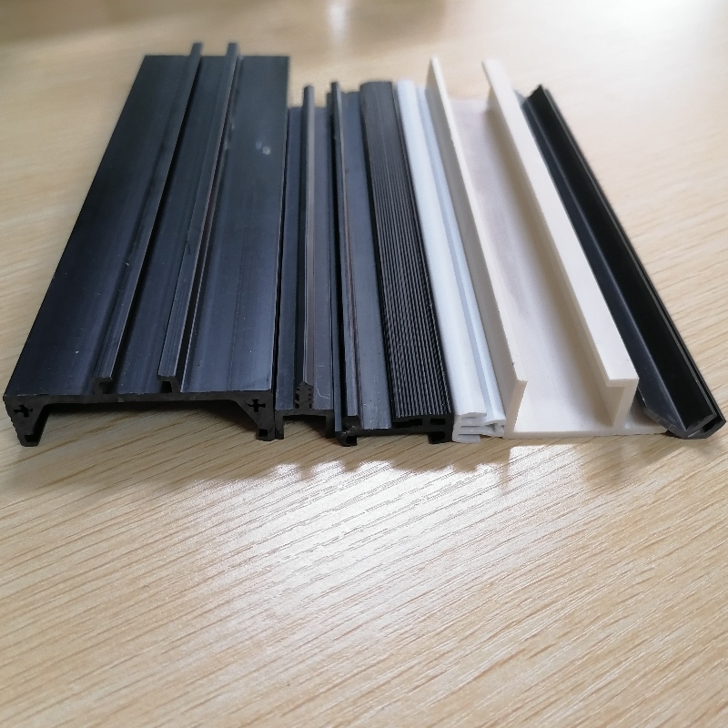 Προσαρμοσμένο εξωτερικό PVC Παλματισμένα Profiles λουρίδες από πλαστικό ορθογώνια λωρίδα τροχιάς PVC
