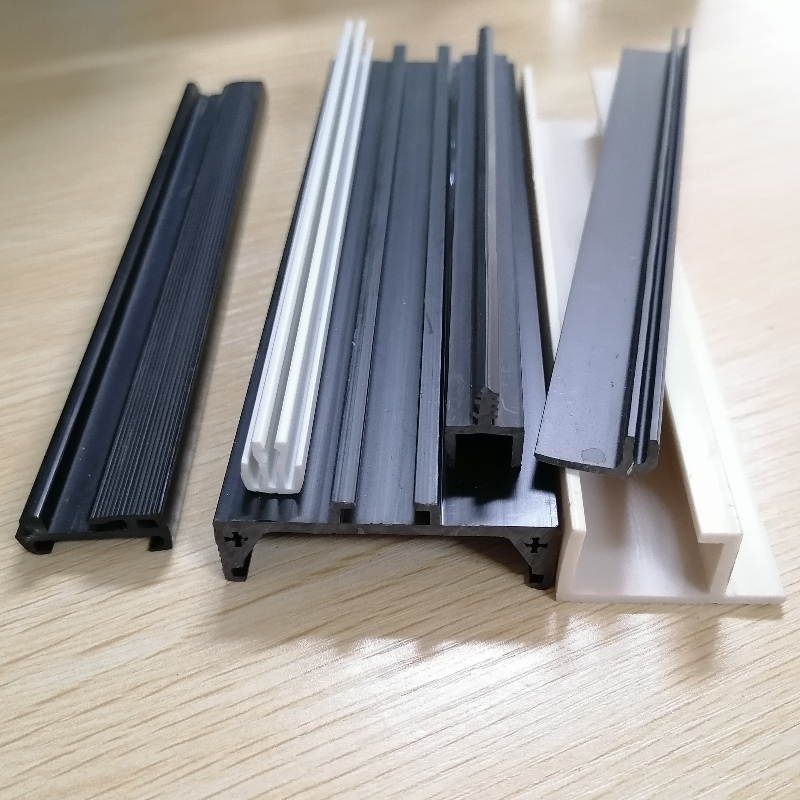 Προσαρμοσμένο εξωτερικό PVC Παλματισμένα Profiles λουρίδες από πλαστικό ορθογώνια λωρίδα τροχιάς PVC