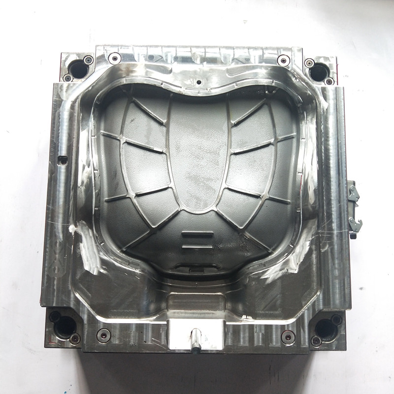 μούχλα κάτω από το σκαμνί