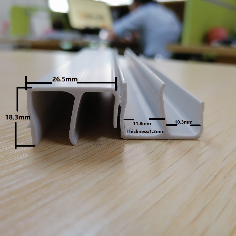 Κατασκευαστής καναλιών PVC με σχήμα PVC επένδυση καναλιού PVC