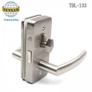 Εμπορική πόρτα από γυαλί