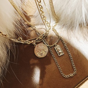 Απλή και ευέλικτη αλυσίδα πουλόβερ