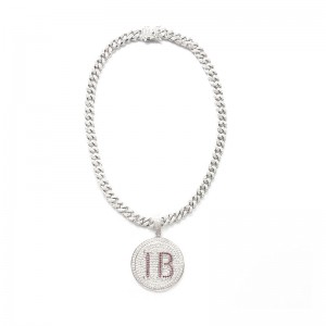 Μοντέρνο στρογγυλό γράμμα χαραγμένο μενταγιόν διαμαντιών με αλυσίδα