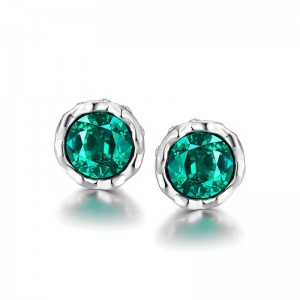 Η κορεατική έκδοση των απλών στρογγυλών σκουλαρίκια