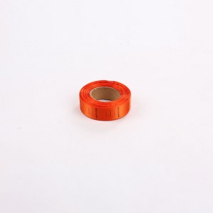 Πολύχρωμη ετικέτα υφασμένα ενδύματα