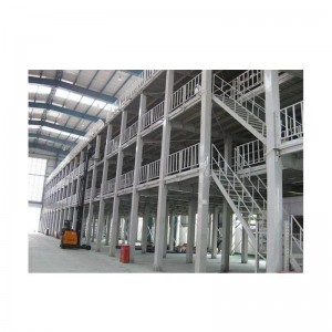 Πλατφόρμα και σκάλες χάλυβα