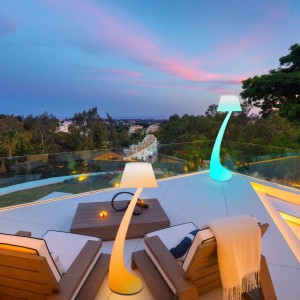 132 εκατοστά ψηλό χρώμα που αλλάζει τη λάμπα δαπέδου LED με διάβρωτο τηλεχειριστήριο