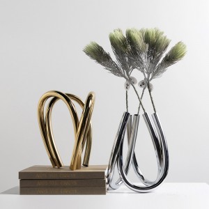 Μεταλλικό βάζο