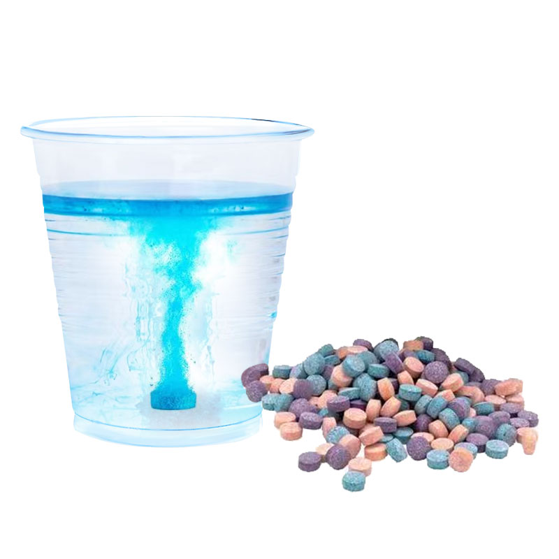 Ένα μαγικό παιχνίδι που μπορεί να απορροφήσει το νερό και να γίνει μεγάλο