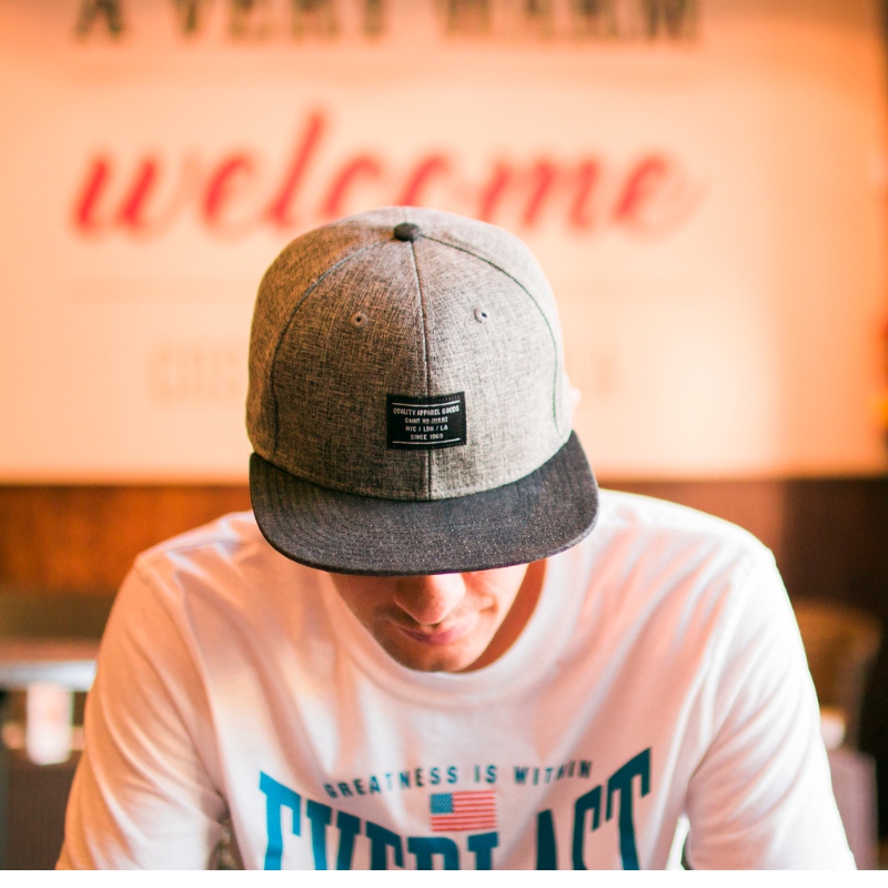 Ποια είναι η διαφορά μεταξύ των καπέλων φορτηγών και των καπέλων φορτηγών;