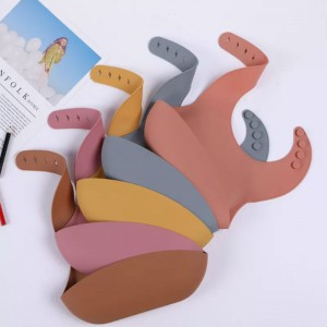 Σαλιάκια σιλικόνης μωρών Ρυθμιζόμενα αδιάβροχα σαλιάκια βαθμού τροφίμων επιτραπέζιων σκευών