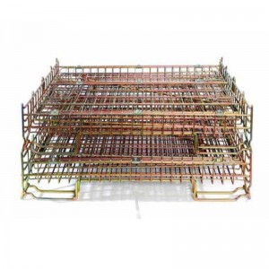 Στοίβαξη μεταλλικών κλουβιών αποθήκευσης