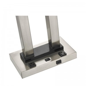 Λάμπα διπλής διανυκτέρευσης στο δωμάτιο