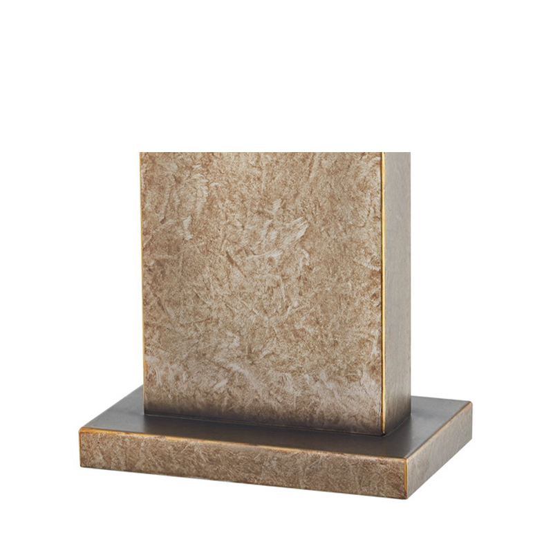 Διακοσμητικό λάμπα επιτραπέζιου λάμπα σιδήρου στην είσοδο του δημόσιου χώρου