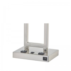 Lamp Gatsby με φινίρισμα νικελίου, δύο καταστήματα, ένα διακόπτη rocker/off και μια θύρα USB