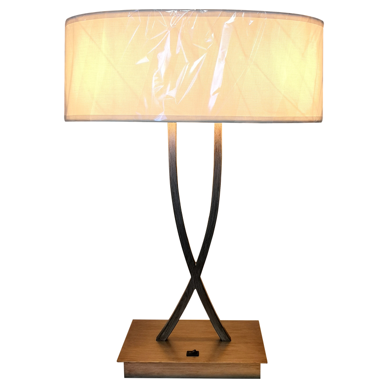 Δύο ελαφριά λάμπα γραφείου με αντίκες ασημένιο φινίρισμα με ένα/off rocker switch στο δωμάτιο