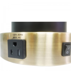 Custom Nightsand Lamp με αντίκες ορείχαλκο και μαύρο φινίρισμα, ένα/off rocker switch, μια βολική έξοδο και ένα λιμάνι φόρτισης USB στο Room